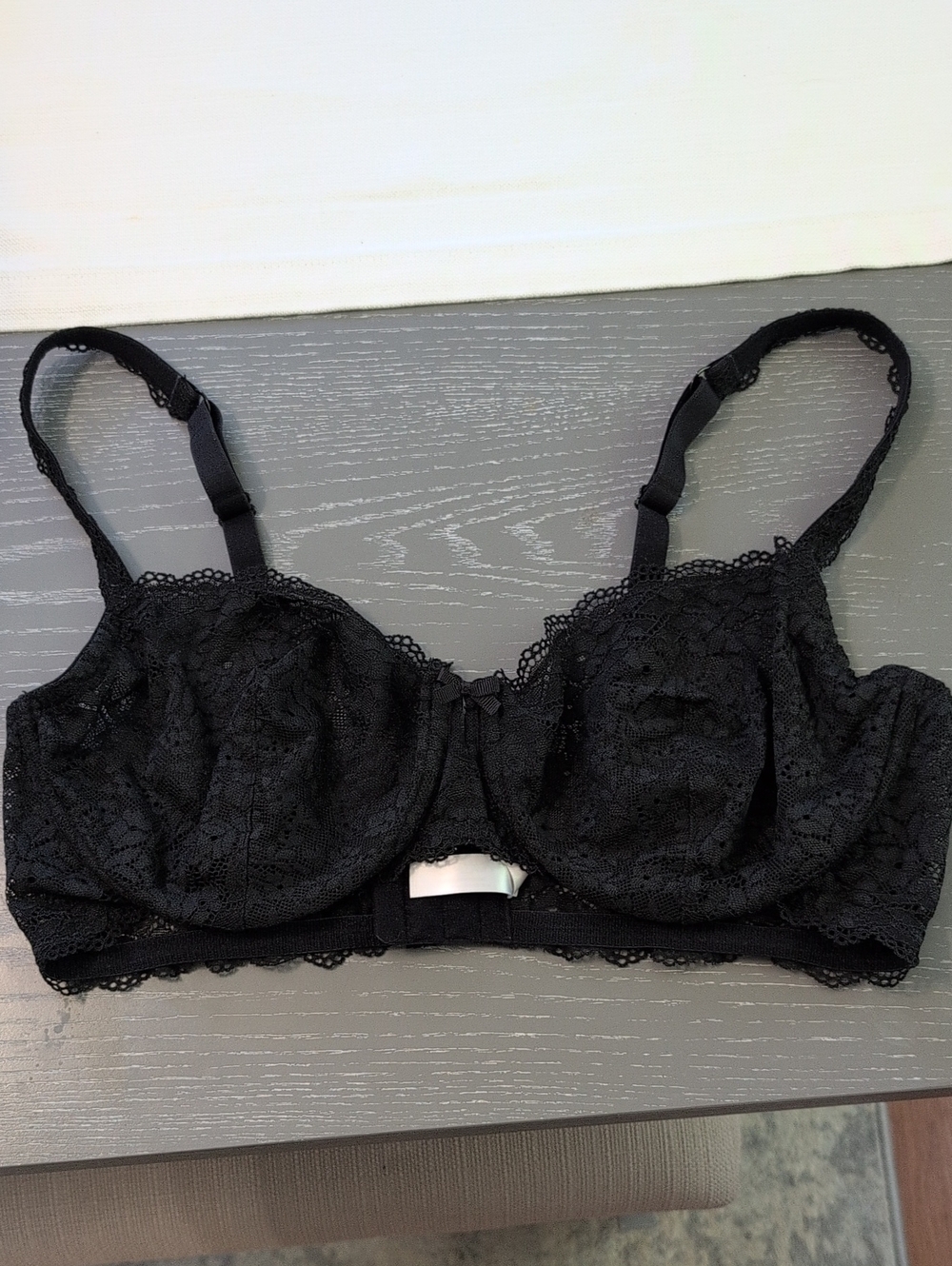 Black Lace Underwire Bra - Women's Intimates